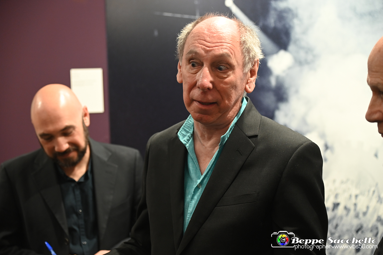 VBS_1759 - Mostra Peter Hince - Queen Experience.jpg